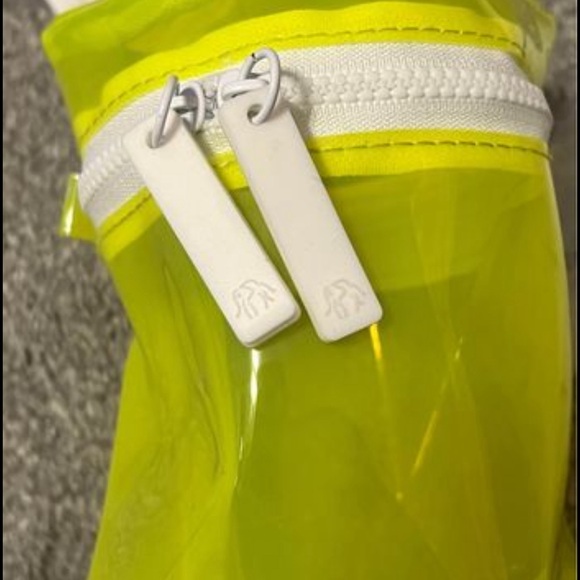 Brand Cosmetic Bags - Picture 5 of 6